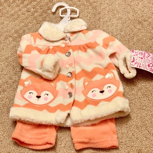 Other - Newborn Winter Matching Pants and Sweater Set Other - Newborn Winter Matching Pants and Sweater Set